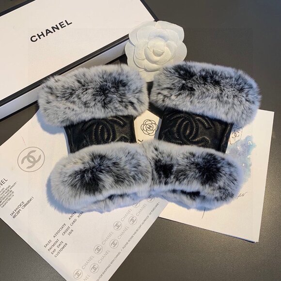 Chanel plush thermal fingerless gloves - Picture 8 of 8